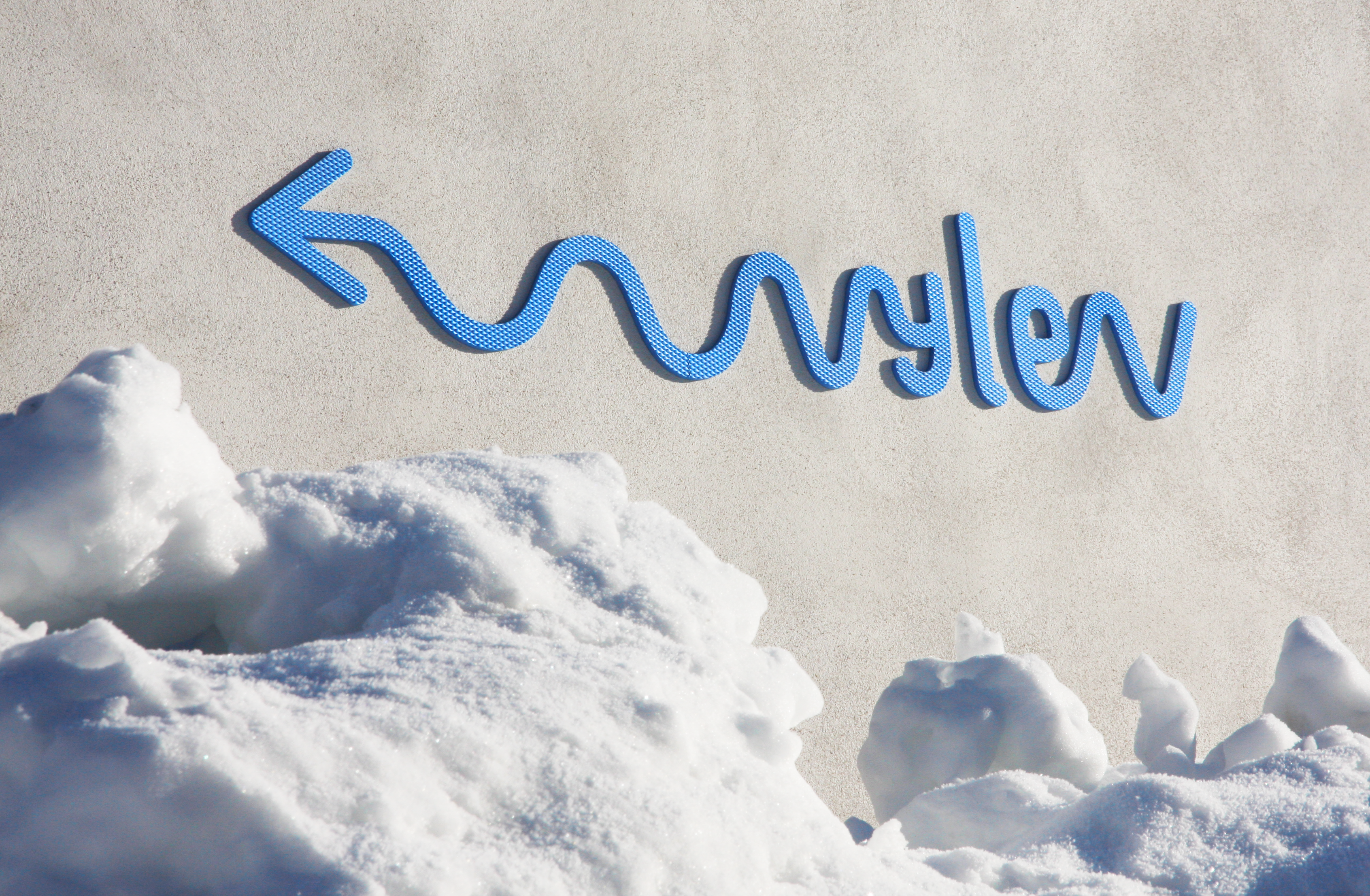 logo vylen šipka
